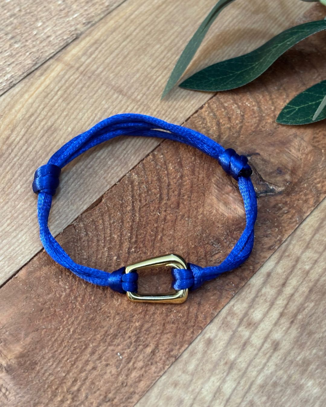 Pulsera "Desde el Cielo" - Hilo Azul Royal y Charm en Stainless Steel