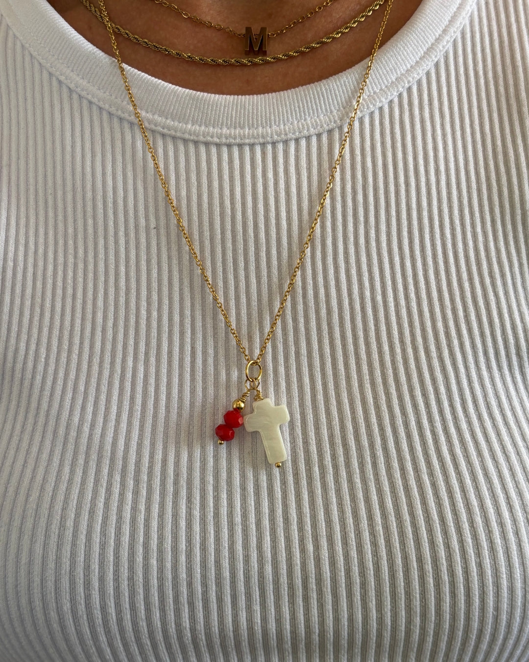 Cadena "La Cruz: Fué por Amor" Stainless Steel Cruz Shell y Beads Rojos