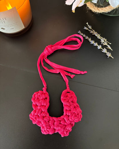 Collar Tejido Flor - Color Rosa Fuschia