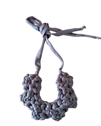 Collar Tejido Flor - Color Azul Marino
