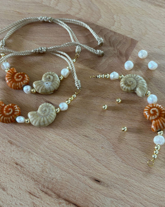Pulseras de Verano En Hilo - Caracoles de Cerámica a & Perlas Freshwater