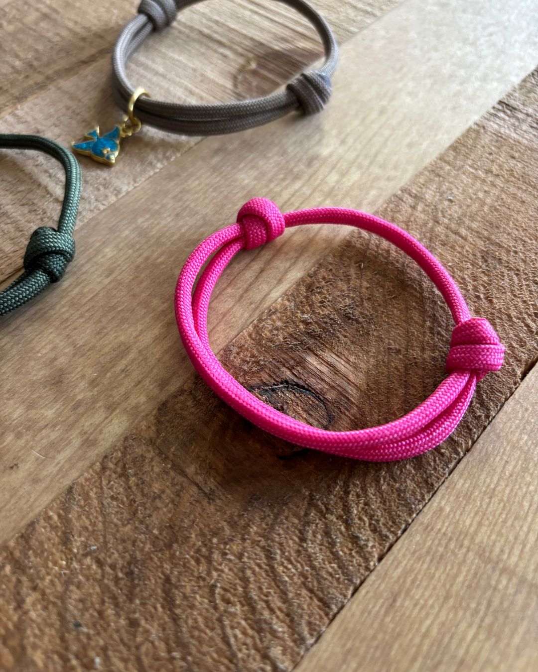 Pulsera de Hilo Paracord - Tu Historia en Charms