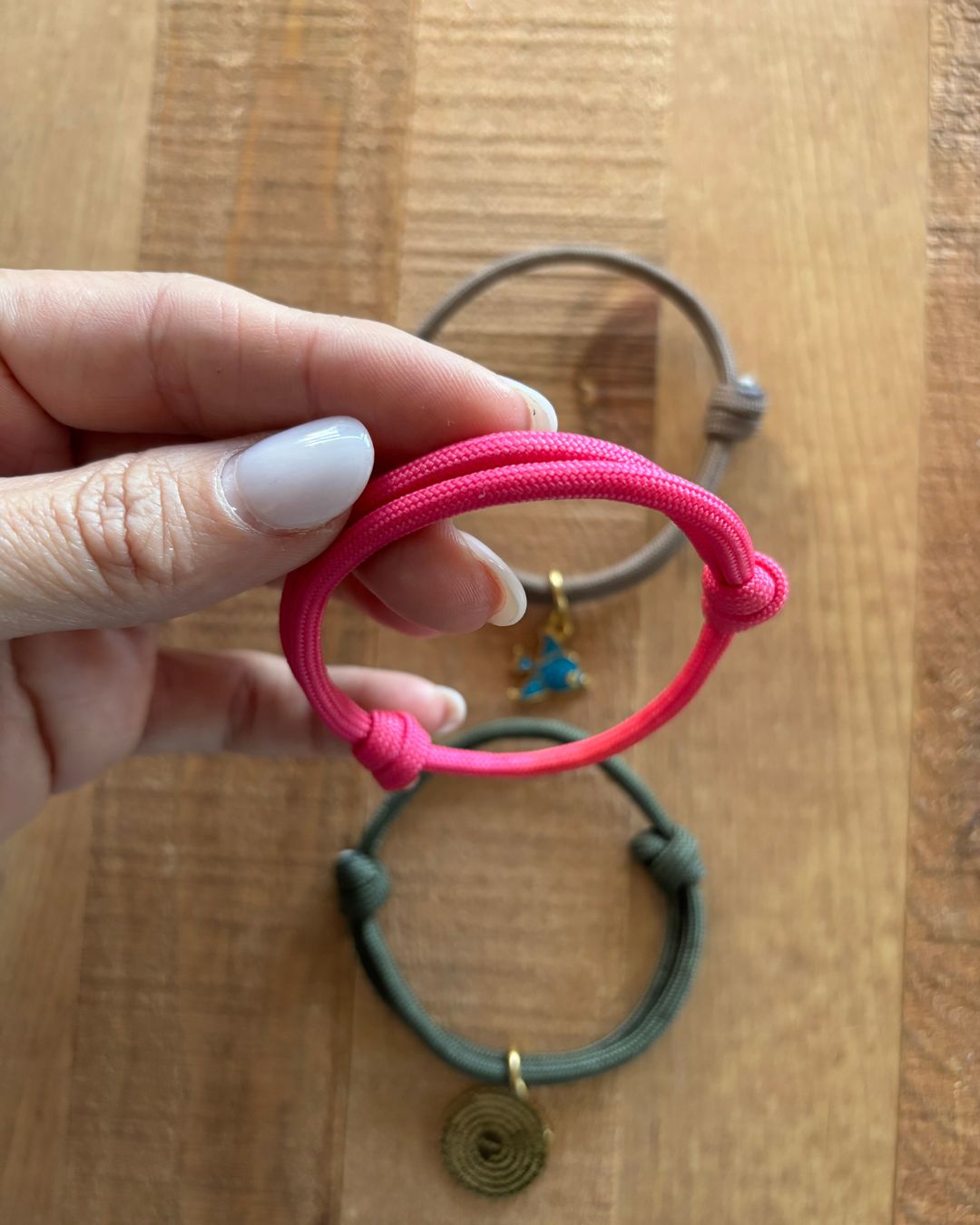 Pulsera de Hilo Paracord - Tu Historia en Charms