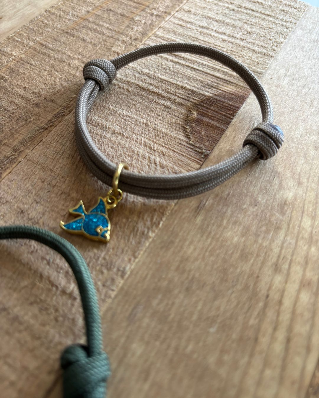 Pulsera de Hilo Paracord - Tu Historia en Charms
