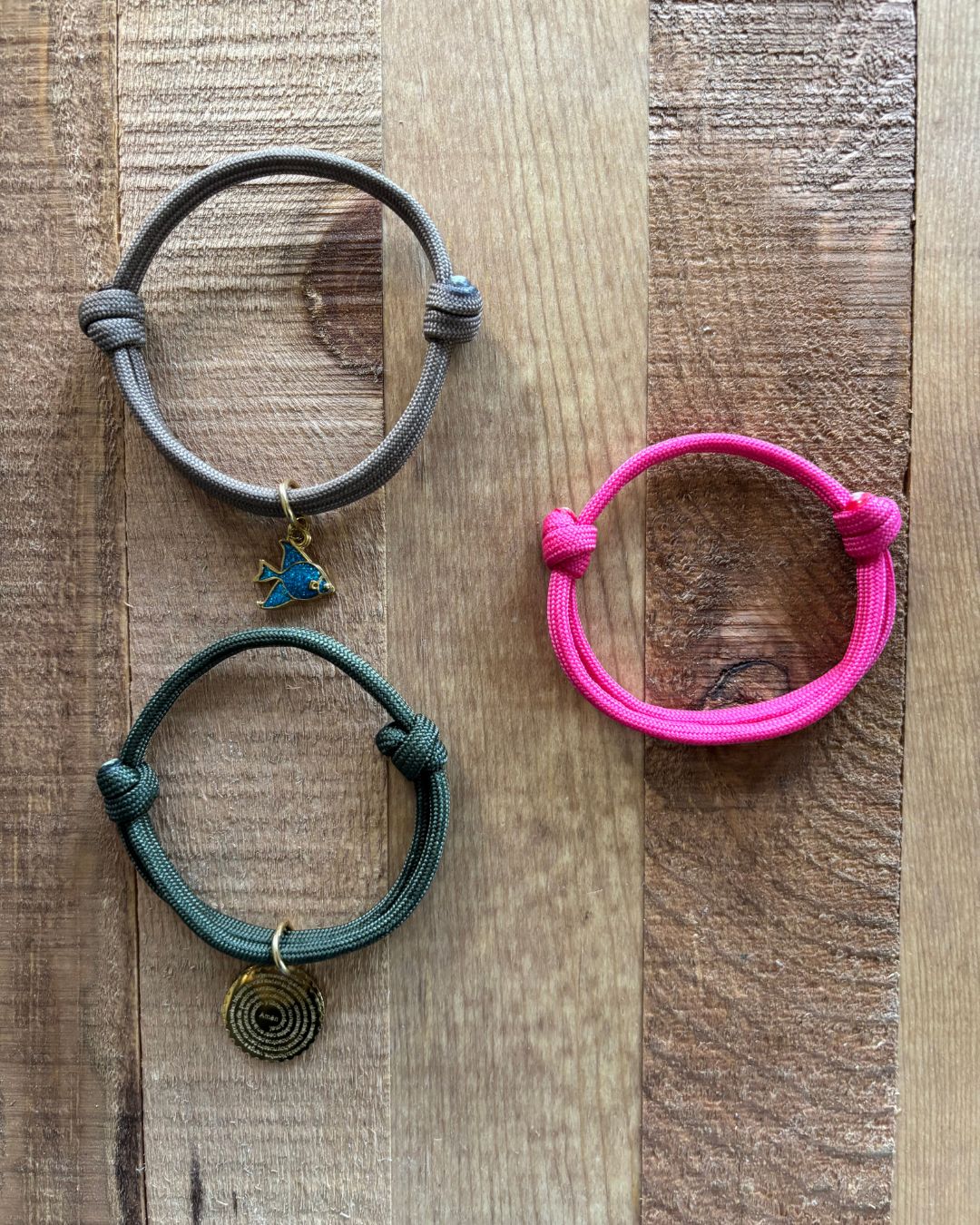 Pulsera de Hilo Paracord - Tu Historia en Charms
